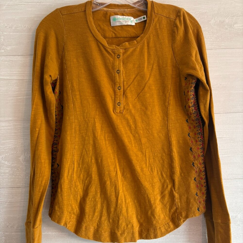 Aventura Clothing Women's Mandy Embroidered Henley
